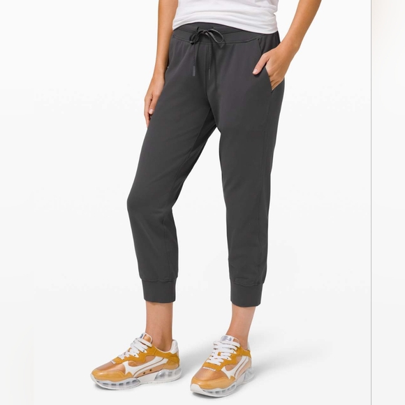 Lululemon Ready to Rulu Jogger Crop 21 " Size 12 - Picture 4 of 10
